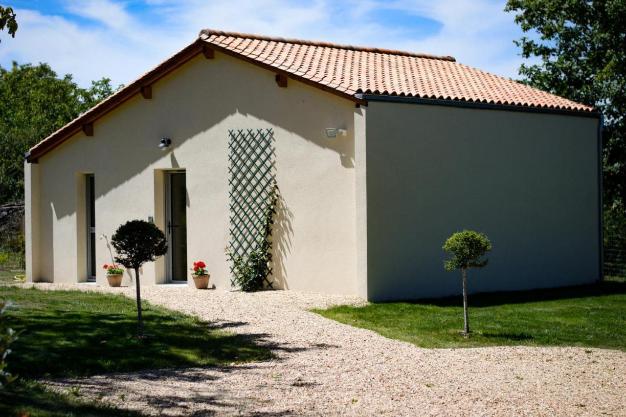 Spa Nordique Avec Vue Sur La Campagne Saint-Paul-Lizonne Exterior photo