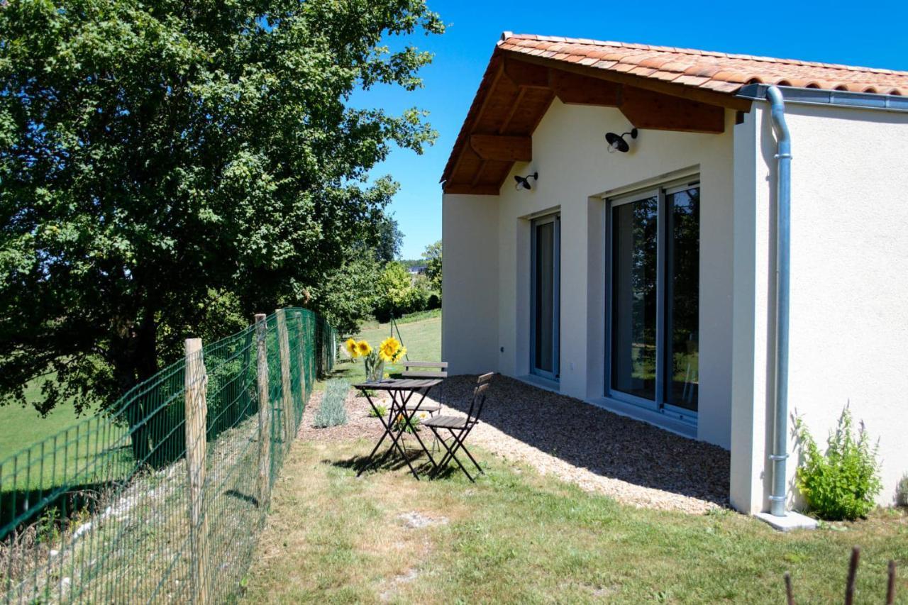 Spa Nordique Avec Vue Sur La Campagne Saint-Paul-Lizonne Exterior photo